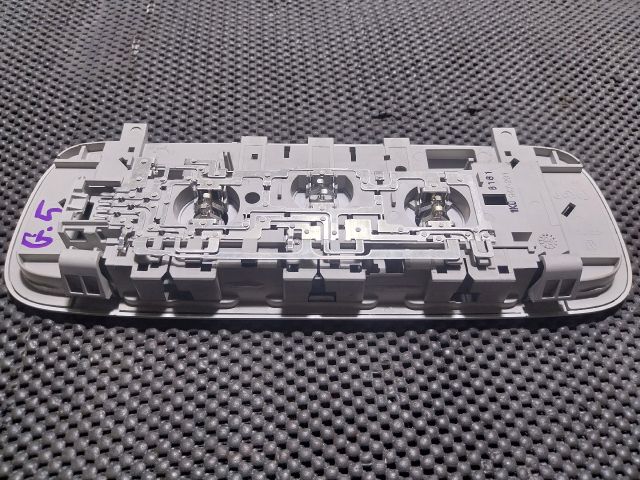 bontott VW GOLF V Beltér Világítás Hátsó