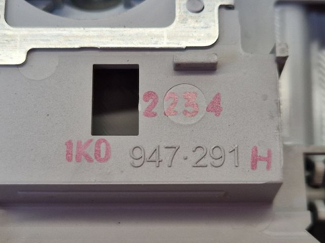 bontott VW GOLF V Beltér Világítás Hátsó