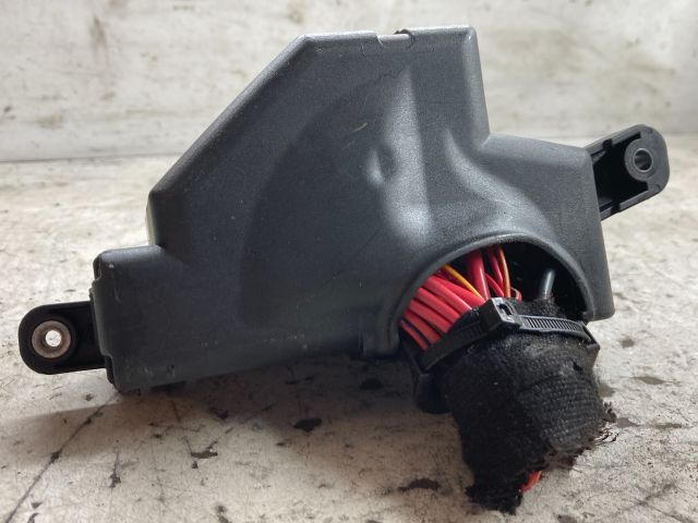 bontott VW GOLF V Biztosítéktábla Doboz