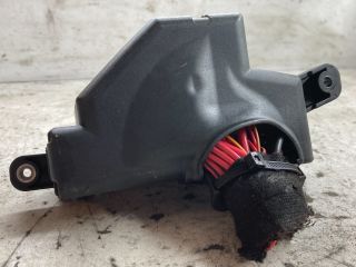 bontott VW GOLF V Biztosítéktábla Doboz