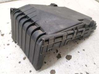 bontott VW GOLF V Biztosítéktábla Fedél