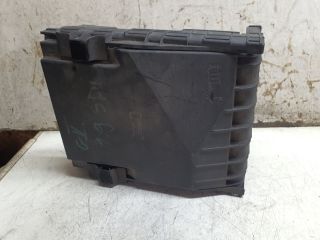 bontott VW GOLF V Biztosítéktábla Fedél