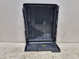 bontott VW GOLF V Biztosítéktábla Fedél