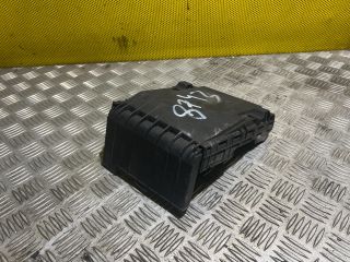 bontott VW GOLF V Biztosítéktábla Fedél