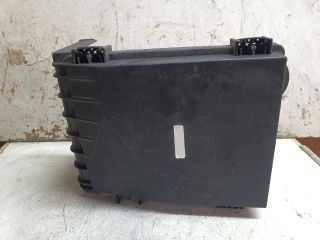 bontott VW GOLF V Biztosítéktábla Fedél