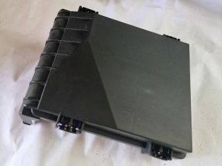 bontott VW GOLF V Biztosítéktábla Fedél