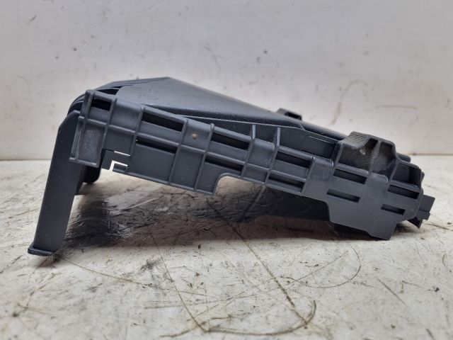 bontott VW GOLF V Biztosítéktábla Fedél