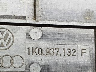 bontott VW GOLF V Biztosítéktábla Fedél