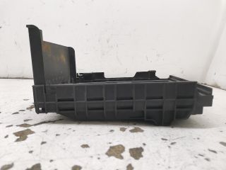 bontott VW GOLF V Biztosítéktábla Fedél