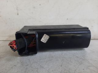 bontott VW GOLF V Biztosítéktábla Motortér