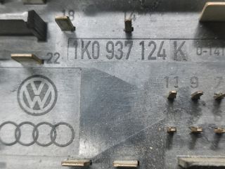 bontott VW GOLF V Biztosítéktábla Motortér
