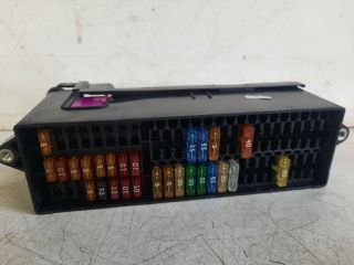 bontott VW GOLF V Biztosítéktábla Motortér