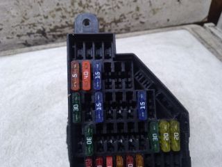 bontott VW GOLF V Biztosítéktábla Utastér