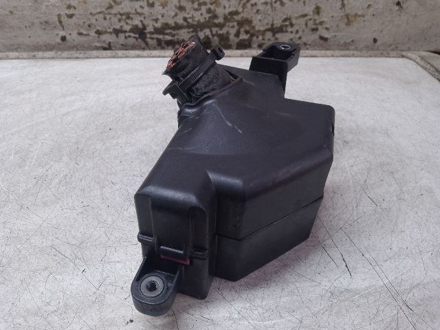 bontott VW GOLF V Biztosítéktábla Utastér