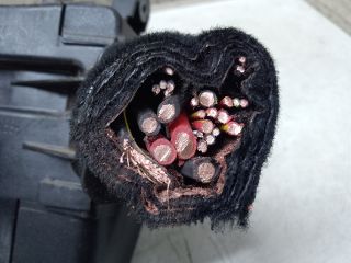 bontott VW GOLF V Biztosítéktábla Utastér