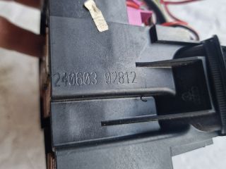 bontott VW GOLF V Biztosítéktábla Utastér