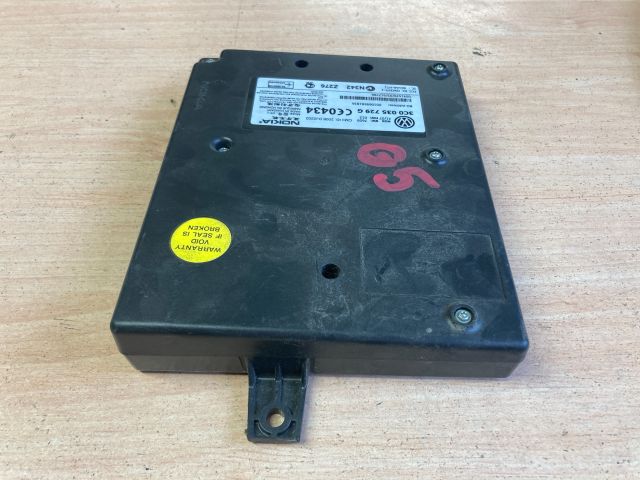 bontott VW GOLF V Bluetooth Elektronika