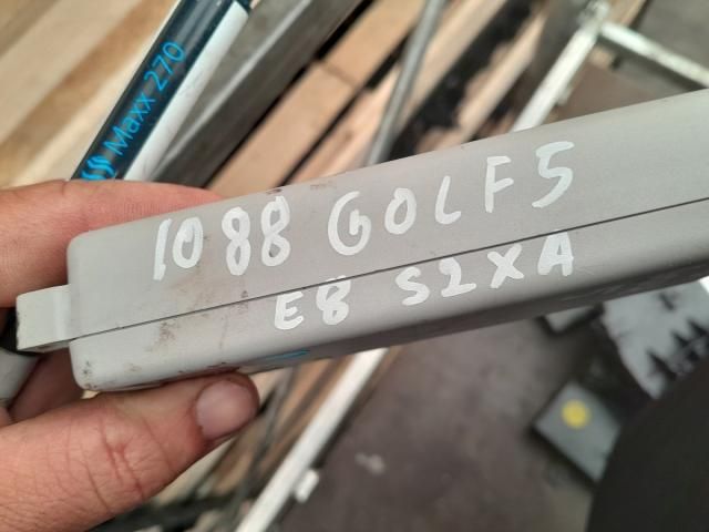 bontott VW GOLF V Bluetooth Elektronika