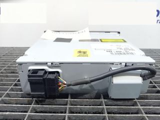 bontott VW GOLF V CD / DVD Tár