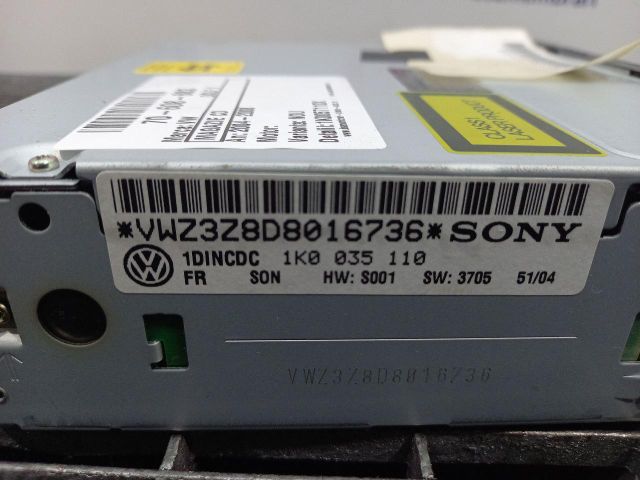 bontott VW GOLF V CD / DVD Tár