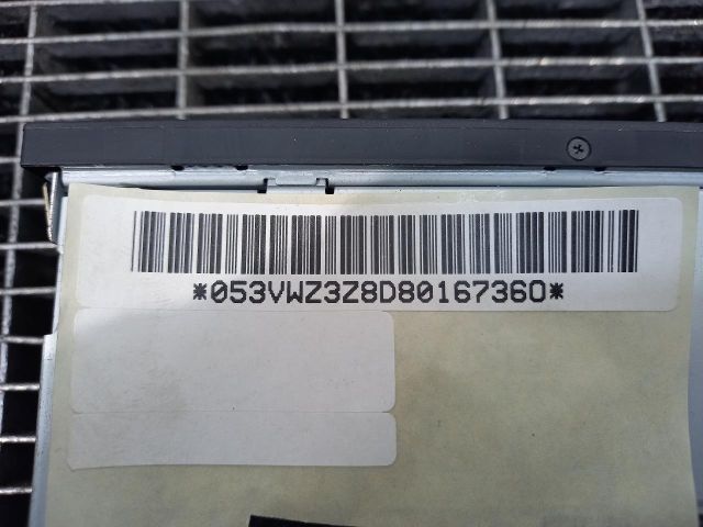 bontott VW GOLF V CD / DVD Tár