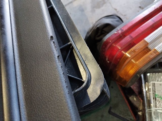 bontott VW GOLF V Csomagtér Roló