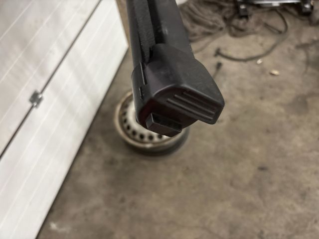 bontott VW GOLF V Csomagtér Roló