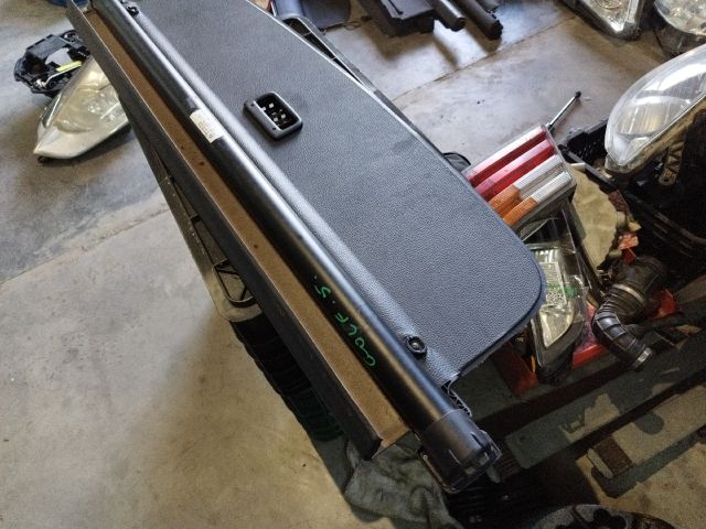 bontott VW GOLF V Csomagtér Roló