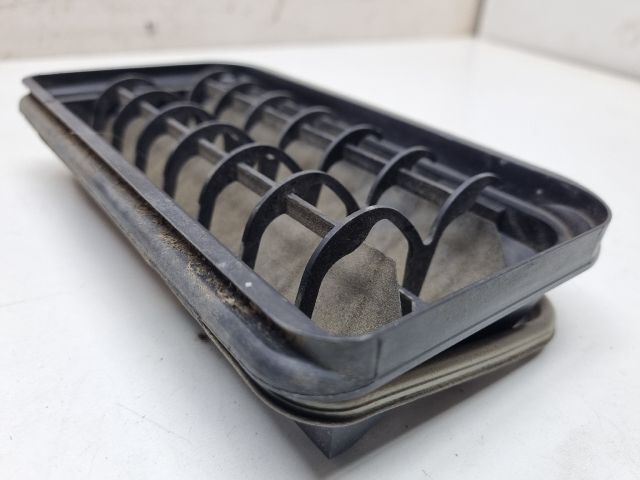 bontott VW GOLF V Csomagtér Szellőző Bal