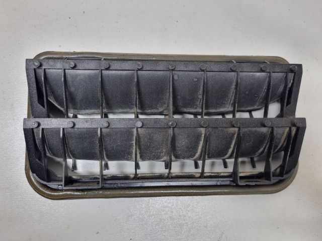 bontott VW GOLF V Csomagtér Szellőző Bal