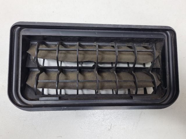 bontott VW GOLF V Csomagtér Szellőző Bal