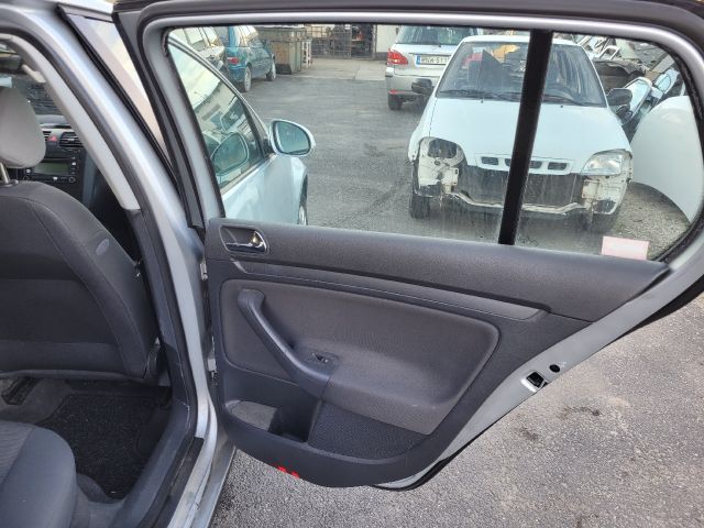 bontott VW GOLF V Csomagtér Szellőző Jobb