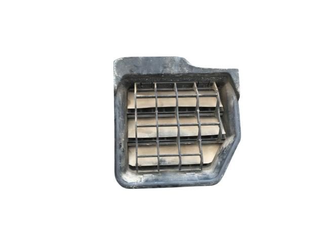 bontott VW GOLF V Csomagtér Szellőző Jobb