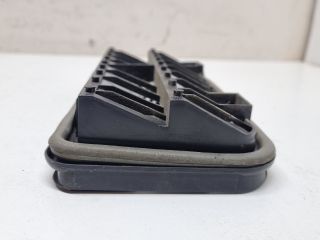 bontott VW GOLF V Csomagtér Szellőző Jobb