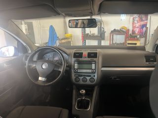 bontott VW GOLF V Csomagtérajtó Gumikéder