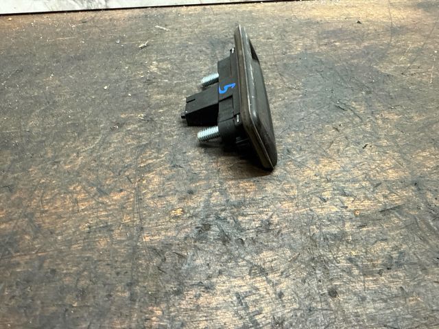 bontott VW GOLF V Csomagtérajtó Kapcsoló