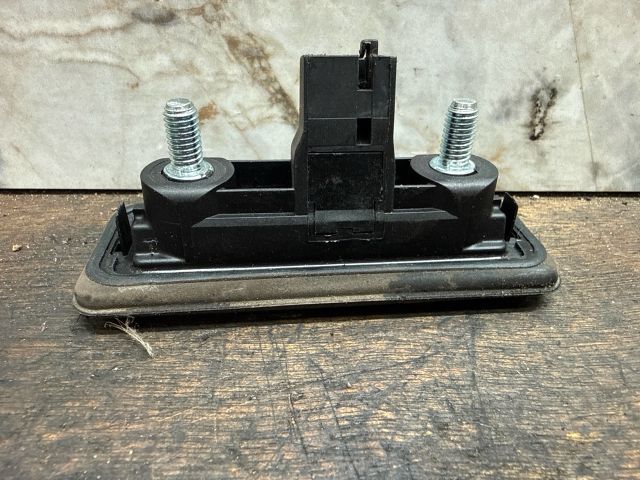 bontott VW GOLF V Csomagtérajtó Kapcsoló