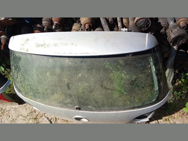 bontott VW GOLF V Csomagtérajtó (Részeivel)