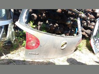 bontott VW GOLF V Csomagtérajtó (Részeivel)