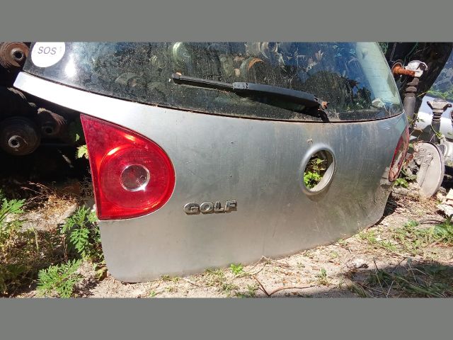 bontott VW GOLF V Csomagtérajtó (Részeivel)