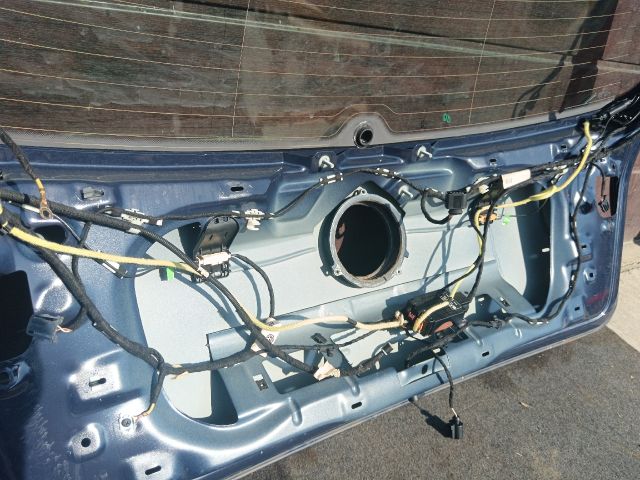 bontott VW GOLF V Csomagtérajtó (Részeivel)