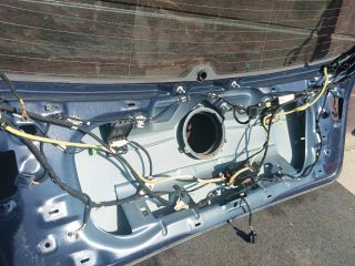 bontott VW GOLF V Csomagtérajtó (Részeivel)