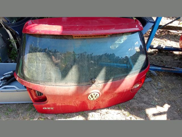 bontott VW GOLF V Csomagtérajtó (Részeivel)