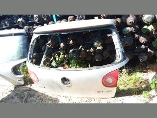 bontott VW GOLF V Csomagtérajtó (Részeivel)