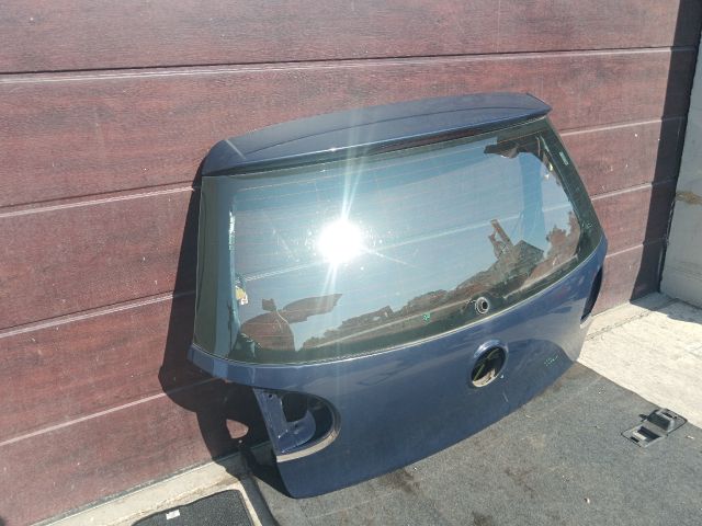 bontott VW GOLF V Csomagtérajtó (Részeivel)