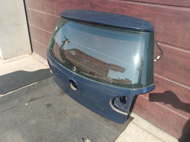 bontott VW GOLF V Csomagtérajtó (Részeivel)