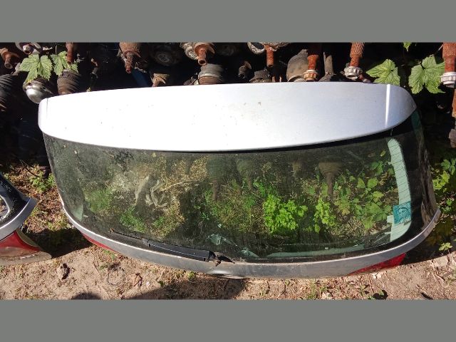 bontott VW GOLF V Csomagtérajtó (Részeivel)