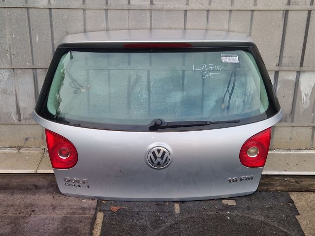 bontott VW GOLF V Csomagtérajtó (Részeivel)