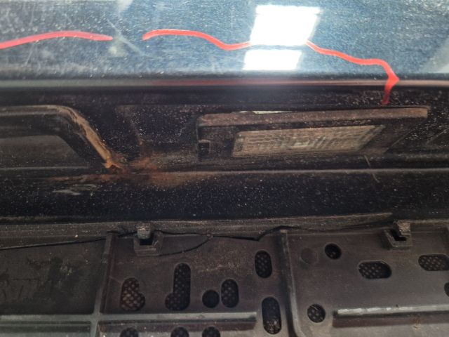 bontott VW GOLF V Csomagtérajtó (Részeivel)