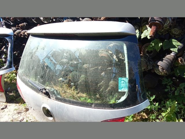 bontott VW GOLF V Csomagtérajtó (Részeivel)